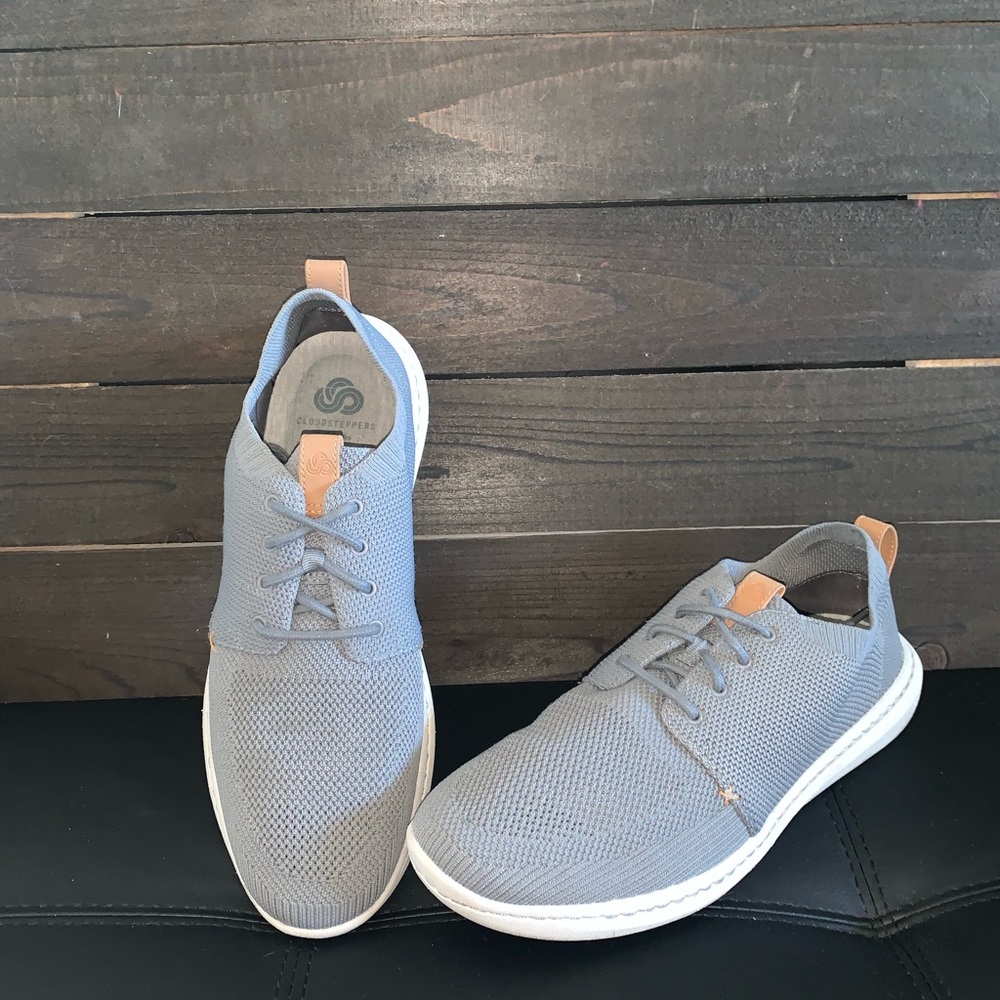 Clarks size 9.5 grey casual dress shoes